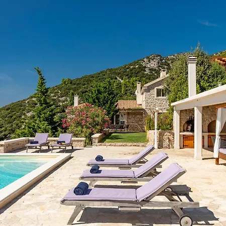 Luxurious In Potomje