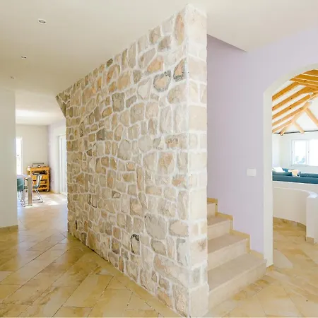Holiday home Luxurious In Potomje
